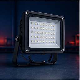 Projecteur LED industriel proposé par HDF ENERGIES